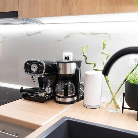 Cozy For 4 Persons Apartment Piraeus