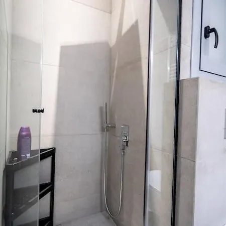 Cozy For 4 Persons Apartment Piraeus