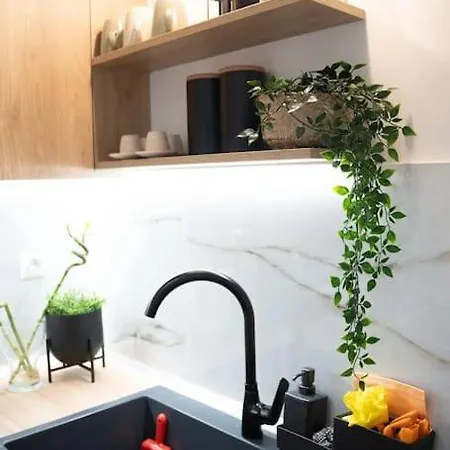 Apartment Cozy For 4 Persons