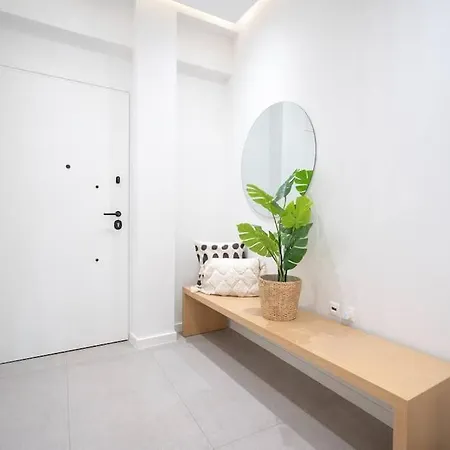 Cozy For 4 Persons Apartment Piraeus